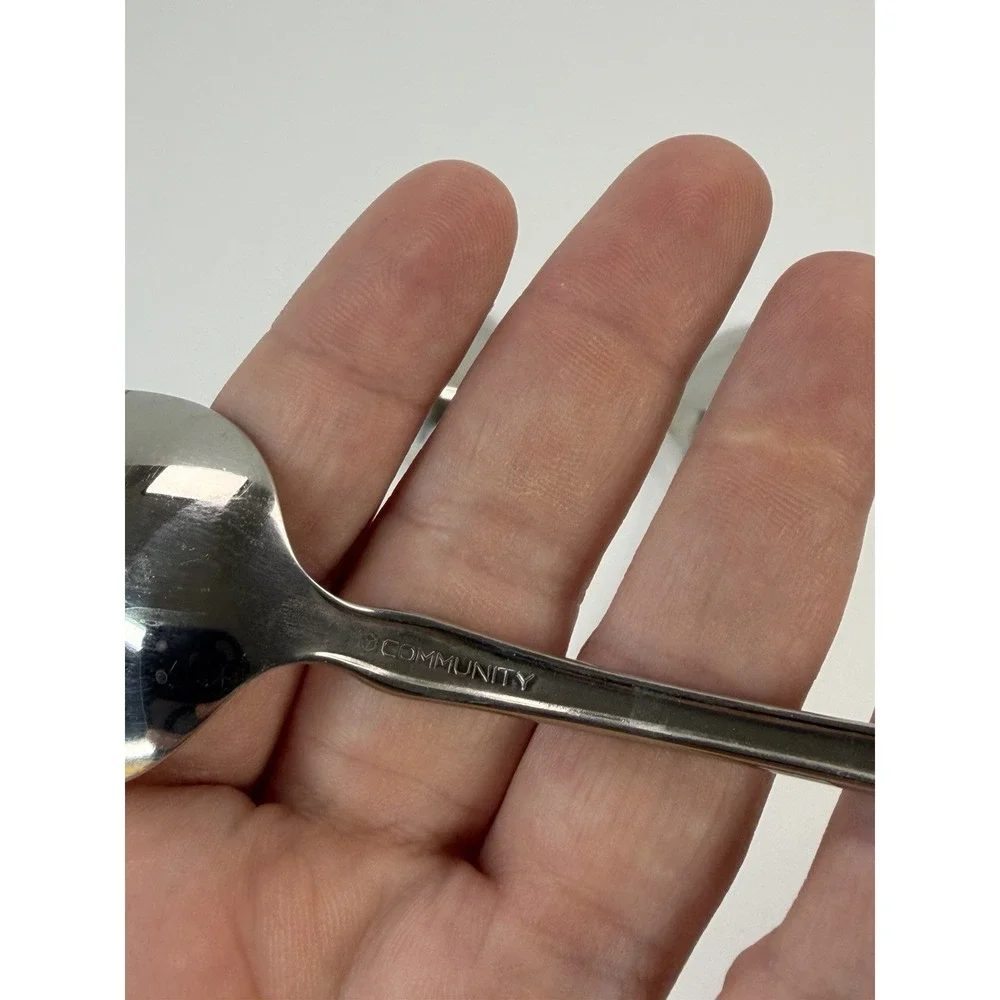 Community Tennyson  Cube Oval Soup Spoons Set Of 4 Oneida Stainless Steel